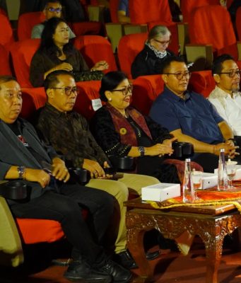 Di Antara Prasasti dan Kegelisahan Zaman: Teater Agustus Membaca Bali Melalui Pentas “Prasasti” di FSBJ VIII 2026