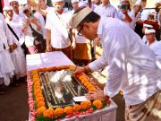 Walikota Jaya Negara Hadiri Karya Ngenteg Linggih Pura Gunung Sari Desa Adat Peraupan