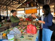 Promo Semangat Baru Makin Berdaya, PLN ULP Mengwi Sapa Pelanggan di Pasar Putra Sedana Abianbase