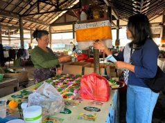 Promo Semangat Baru Makin Berdaya, PLN ULP Mengwi Sapa Pelanggan di Pasar Putra Sedana Abianbase