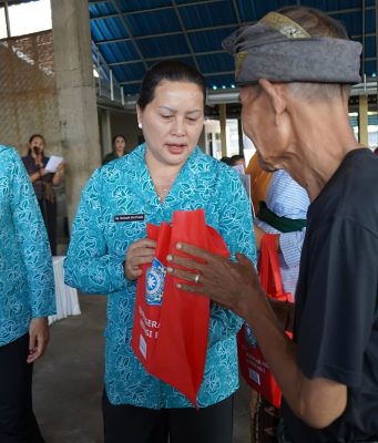 Aksi Sosial Bergerak & Berbagi di Gianyar, TP PKK Bali Perkuat Sinergi Layanan bagi Masyarakat