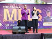 Tekankan Karakter Kuat dan Prestasi Hebat, Sekda Eddy Mulya Jadi Narasumber MPLS SMK PGRI 4 Denpasar