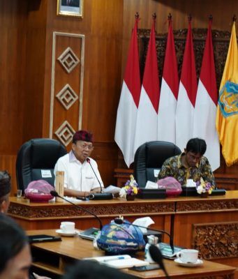 Gubernur Koster Dorong Pemanfaatan EBT Laut di Nusa Penida, Bali Harus Mandiri Energi