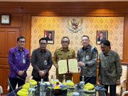 Buka Peluang Kolaborasi, Walikota Jaya Negara Tanda Tangani Perjanjian MoU Sister City dengan Kota Piraeus