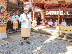 Wabup Bagus Alit Sucipta Upasaksi Puncak Piodalan Padudusan Agung di Pura Dalem Desa Adat Ambengan