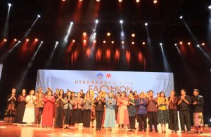 Angkat Kreativitas Desainer dan IKM Lokal, Ny. Antari Jaya Negara Sambut Fashion Road Show Dekranasda Bali