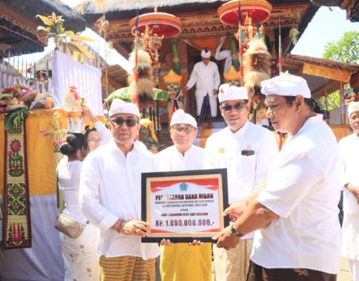 Walikota Jaya Negara Hadiri Karya Padudusan Agung di Pura Dalem Kahyangan Desa Adat Kesiman
