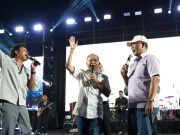 Ribuan Warga Antusias Rayakan Rahina Tumpek Krulut di Art Center, Gubernur Koster Serahkan Tali Kasih untuk 30 Pelajar
