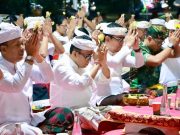 Wali Kota Jaya Negara Hadiri Persembahyangan Pitenget Tumpek Krulut di Kota Denpasar