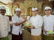 Karya Ngenteg Linggih di Balai Banjar Selat, Bupati Adi Arnawa Ingatkan Warga Optimalkan Ruang Adat dan Budaya