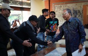 Terkait UMP 2027, Gubernur Wayan Koster Terima Aspirasi Peserta Aksi Kamisan dan Serikat Pekerja