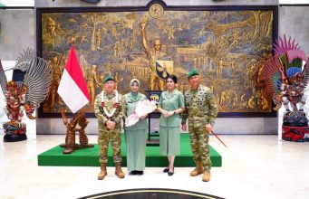 Estafet Kepemimpinan Kodam IX/Udayana, dari Mayjen TNI Piek Budyakto kepada Mayjen TNI Made Putra Widiastawa