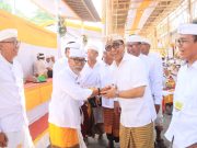 Diikuti 535 Puspa, Jaya Negara Hadiri Puncak Karya Angasti Puja Atma Wedana Maligia Punggel di Pantai Mertasari Sanur