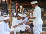 “Tangkil Ngaturang Bakti” di Pura Bukit Mentik, Gubernur Koster Tegaskan Komitmen Jaga Peradaban Bali