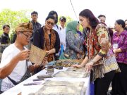 Selvi Gibran Dorong Regenerasi Penenun Geringsing, Putri Koster Tekankan Pentingnya Menjaga Kualitas dan Nilai Wastra Tradisional Bali