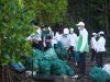 Kolaborasi dengan Sungai Watch dan Relawan, Gerakan Kulkul PKK dan Posyandu Bersihkan Kawasan Hutan Bakau Sidakarya